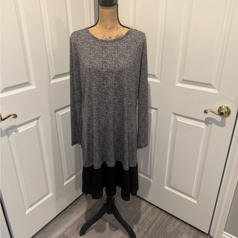 Michael Kors Black and White Houndstooth Dress. Size XL.